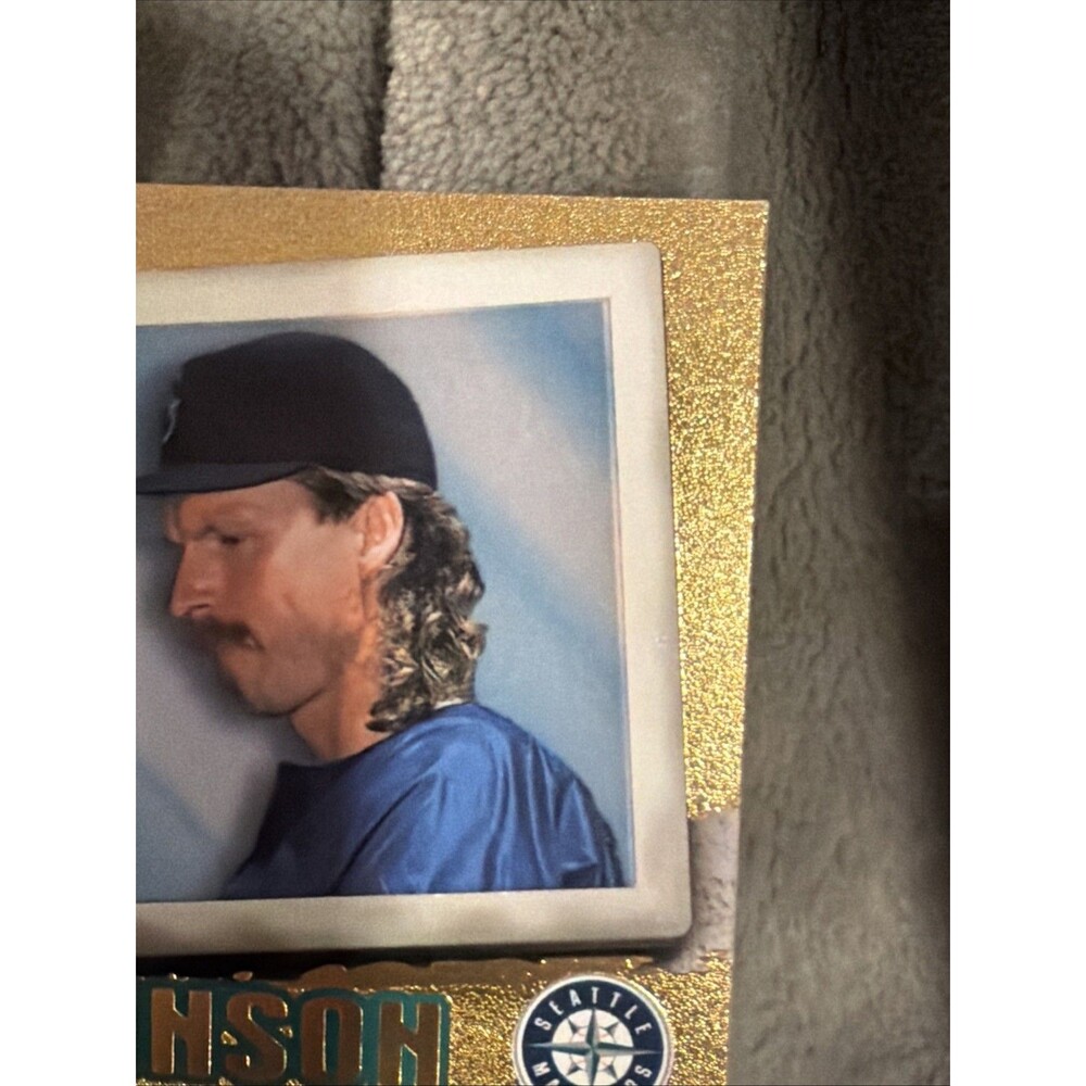 1998 Pacific Invincible - Randy Johnson #65 - Picture 6 of 9